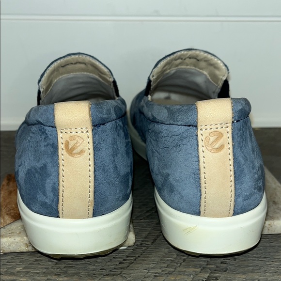 ECCO Womens Soft Classic Marine Nubuck Slip On Sneakers - EU 40 / US 9-9.5 - Picture 7 of 10
